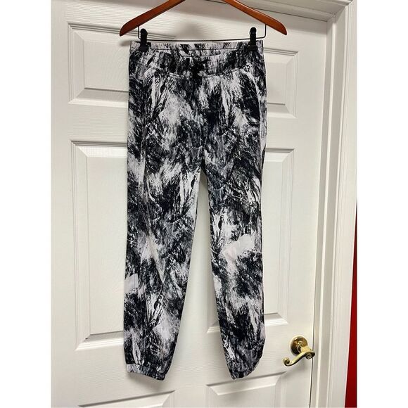 90 Degrees Black & White Print Elastic Waist Joggers sz S EUC Pockets! - Picture 1 of 7